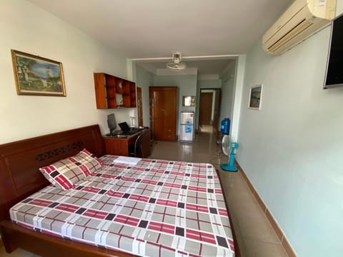 Bed, Photo of the whole room, Bedroom, air conditioner