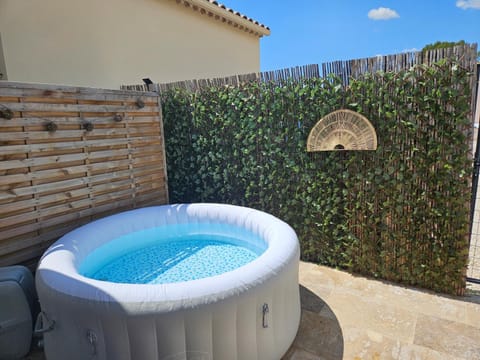 Havre de paix climatisé vers Gordes - Spa & nature Apartment in Goult