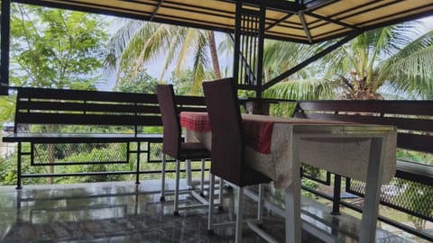 Patio, Day, Natural landscape, Garden, View (from property/room), Balcony/Terrace, Living room, Seating area, Dining area, Garden view