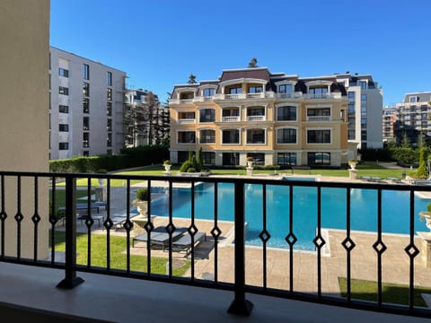 View (from property/room), Pool view, Swimming pool