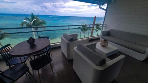View (from property/room), Balcony/Terrace, Living room, Dining area, Sea view
