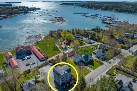 2BR Condo with Ocean Views in Downtown SW Harbor "Seaglass" Apartment in Southwest Harbor