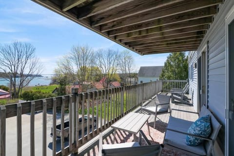 2BR Condo with Ocean Views in Downtown SW Harbor "Seaglass" Apartment in Southwest Harbor