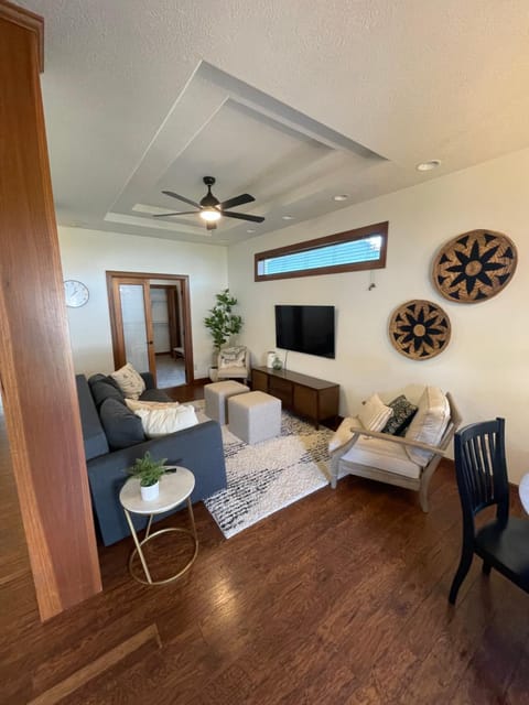 Communal lounge/ TV room, TV and multimedia, Living room, Seating area, Evening entertainment, fireplace