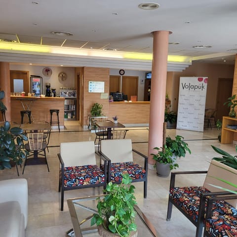 Communal lounge/ TV room, Living room, Lobby or reception, Lounge or bar, Seating area