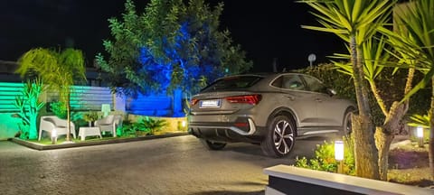 Night, Garden, Garden view, Parking