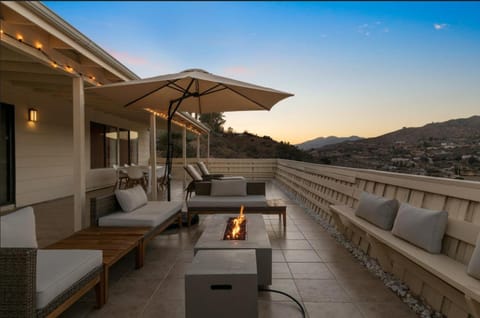 Disco House- The 70s Experience w Pool Spa House in Yucca Valley