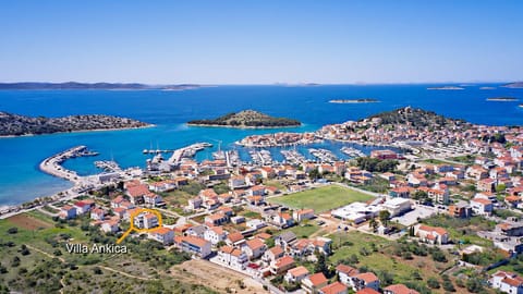 Day, Bird's eye view