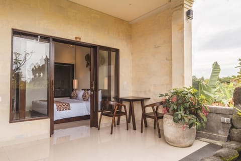 Patio, Bed, Balcony/Terrace