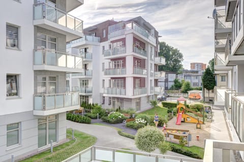 Property building, Neighbourhood, Garden