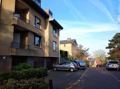 Property building, Street view