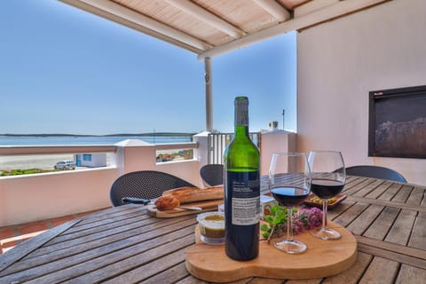 Property building, Patio, BBQ facilities, Balcony/Terrace