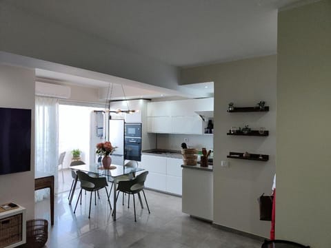 Kitchen or kitchenette, Dining area, minibar, pet friendly, stove