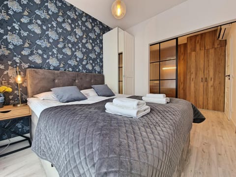 Bed, Photo of the whole room, Bedroom, towels, wardrobe