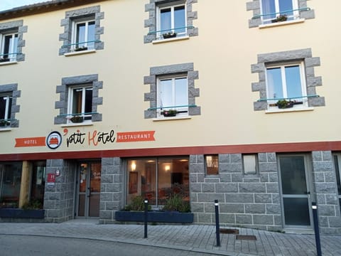 Aux Genêts D'Or Hotel in Brittany