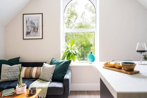 2-Bed · City Centre · Sleeps 4 Apartment in Cardiff