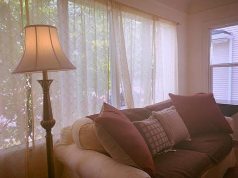 Seattle Urvan Village- Rainier House in Lake Union