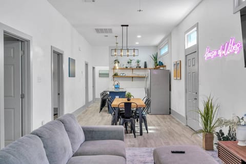 Mid-City 5BR w Fire Pit Near Superdome House in New Orleans