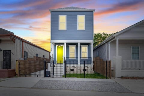 Modern 5BR w Superdome Views & Balcony House in New Orleans