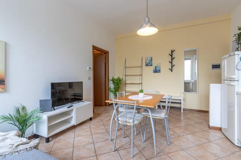 TV and multimedia, Dining area, locker