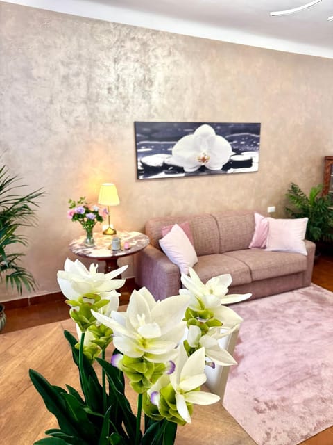 Communal lounge/ TV room, Bed, internet