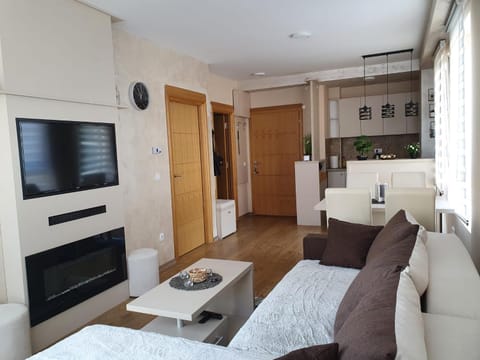 Kitchen or kitchenette, Living room
