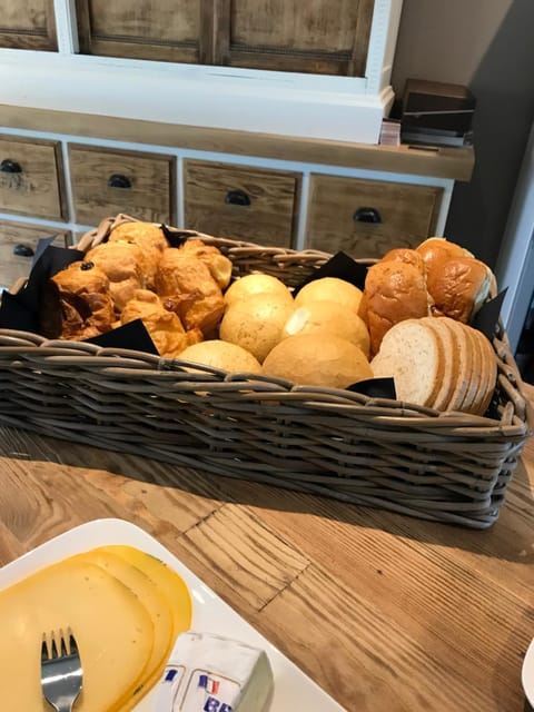 Breakfast, Continental breakfast