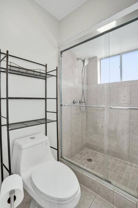 By Hard Rock Guitar Hotel casino 7 min walk House in Dania Beach