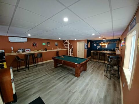Game Room, TV and multimedia, Kitchen or kitchenette, Living room, Seating area