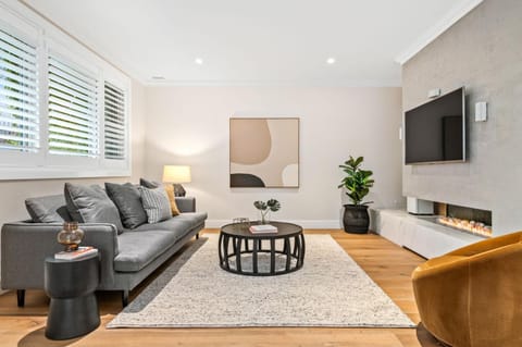 TV and multimedia, Living room, flat iron