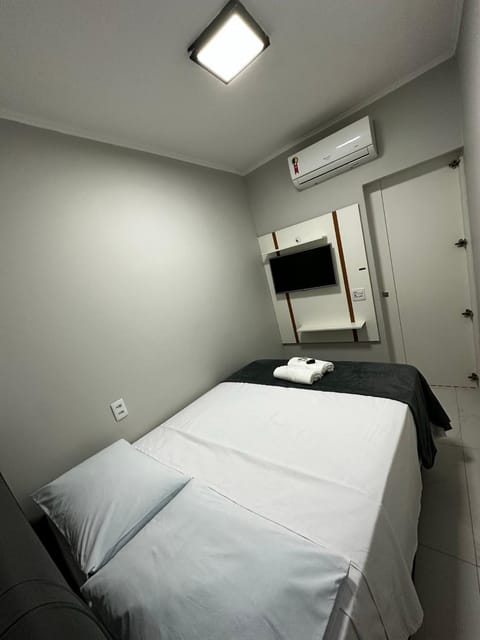 Bedroom, Family, furniture, towels, wedding