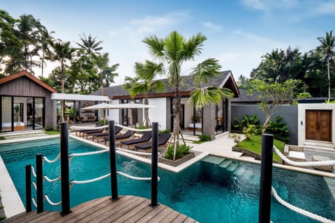 Property building, Pool view, Swimming pool, sunbed