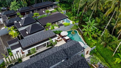 Property building, Bird's eye view, Swimming pool, internet