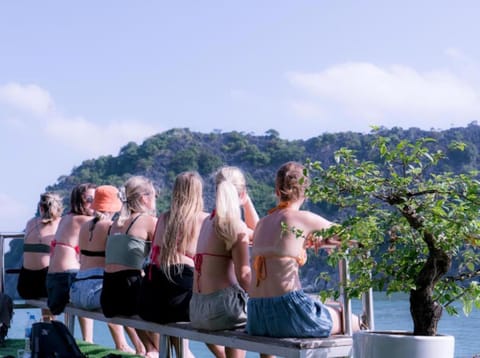 Spring, Day, People, Neighbourhood, Natural landscape, Garden, View (from property/room), Balcony/Terrace, Garden view, Mountain view, group of guests