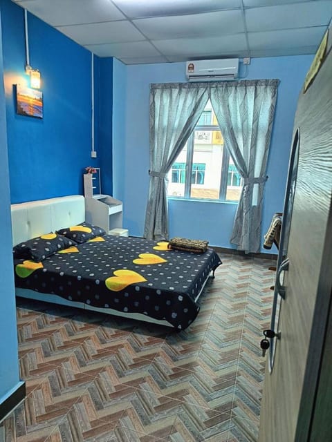 Street view, wardrobe, air conditioner