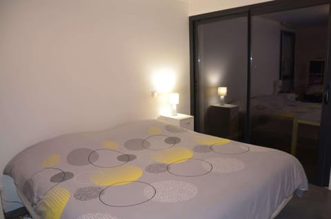 Villa en bois VUE MER avec jardin clos, WIFI, à 500m plage à l'Ile Grande en PLEUMEUR-BODOU REF-269 Villa in Brittany