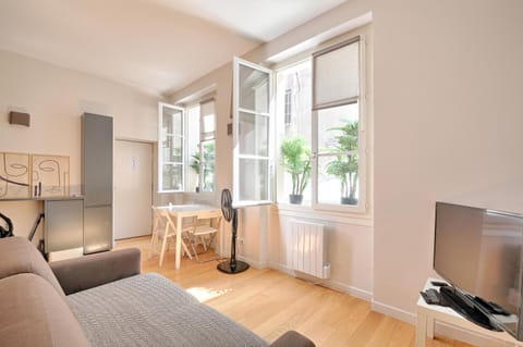 Servandoni - Heart of Saint Germain des Prés - Best location Apartment in Paris