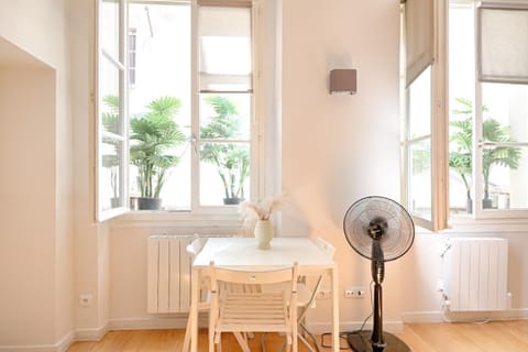 Servandoni - Heart of Saint Germain des Prés - Best location Apartment in Paris