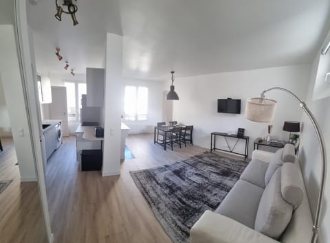 Appartement luxueux dans maison bourgeoise parisienne Apartment in Levallois-Perret