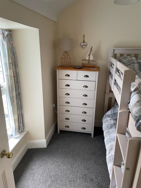 Bryn Goleu, Mersey Street, Borth-y-Gest House in Wales