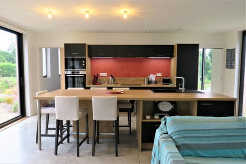 Maison de plain-pied avec WIFI, jardin, terrasse à PLEUMEUR - BODOU REF-457 Villa in Trégastel