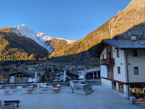 Appartamento con 3 camere da letto in Centro Courmayeur Apartment in Courmayeur