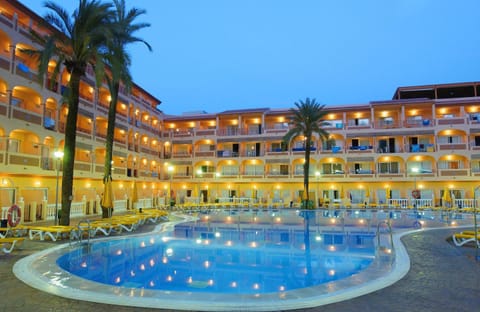 Facade/entrance, Swimming pool, Swimming pool