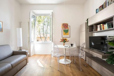 TV and multimedia, Living room, heating, air conditioner