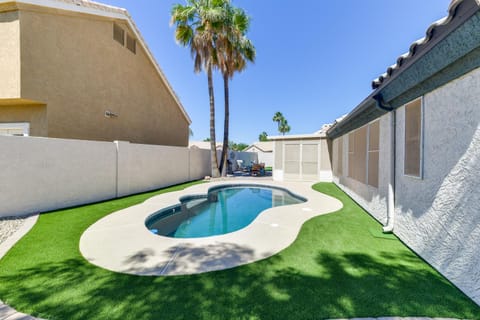 Gilbert Family Home Games, Private Pool and Patio! House in Superstition Springs