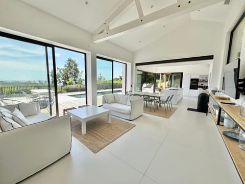 Magnifique villa avec piscine, vue mer Villa in La Croix-Valmer