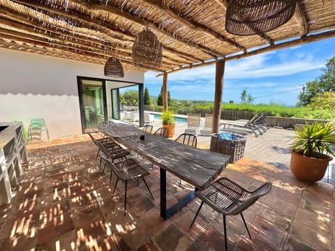 Magnifique villa avec piscine, vue mer Villa in La Croix-Valmer