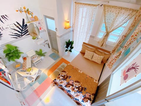 Shower, Bed, Balcony/Terrace, Photo of the whole room, Decorative detail, Seating area, Bedroom, air conditioner