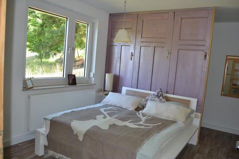 Neighbourhood, Natural landscape, Bedroom