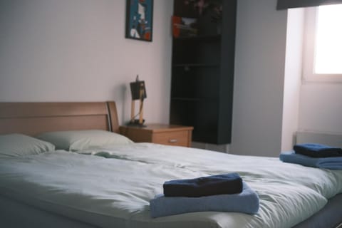 Bed, Photo of the whole room, Bedroom, towels